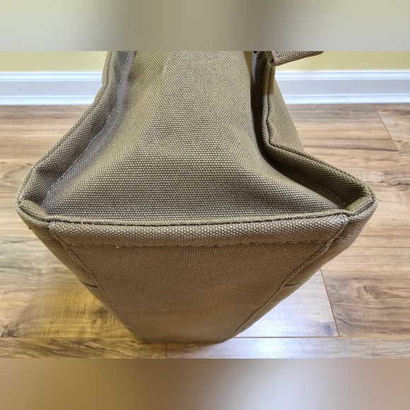 🎉HOST PICK🎉 Marc Jacobs The Canvas Large Tote - Picture 16 of 17